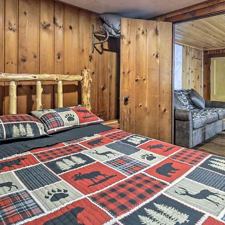 Lakefront Minocqua Cabin With Dock And Fire Pit!